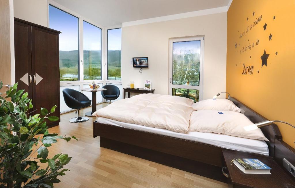 Hotel Pohl Kinheim الغرفة الصورة