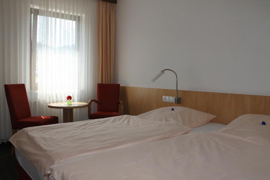 Hotel Pohl Kinheim الغرفة الصورة